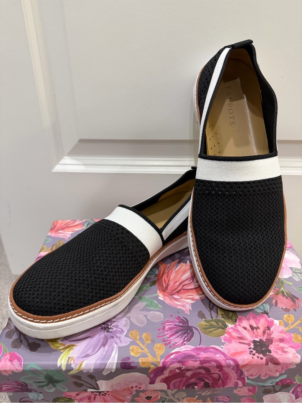 Talbots Brittany Black White Knit Slip On Sneakers Size 7.5 M